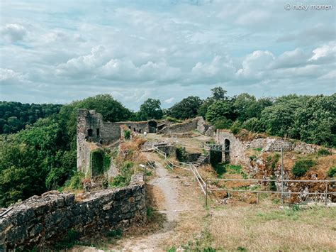 rotsen van sy|Een avontuurlijke wandeling in de Ardennen: Langs de rotsen。